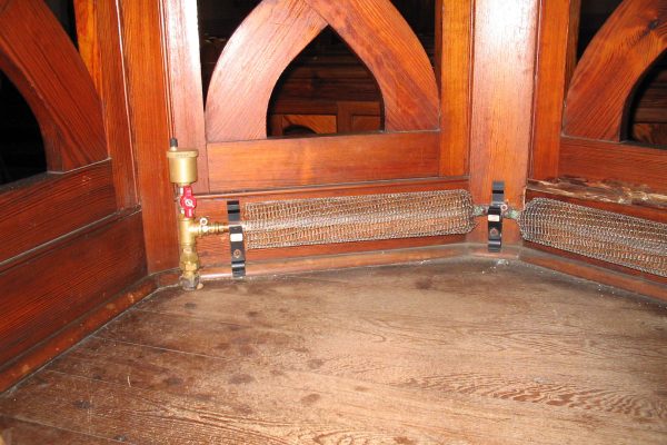 foto-Pulpito-particolare-impianto-battiscopa-da-rifinire-Vallecrosia